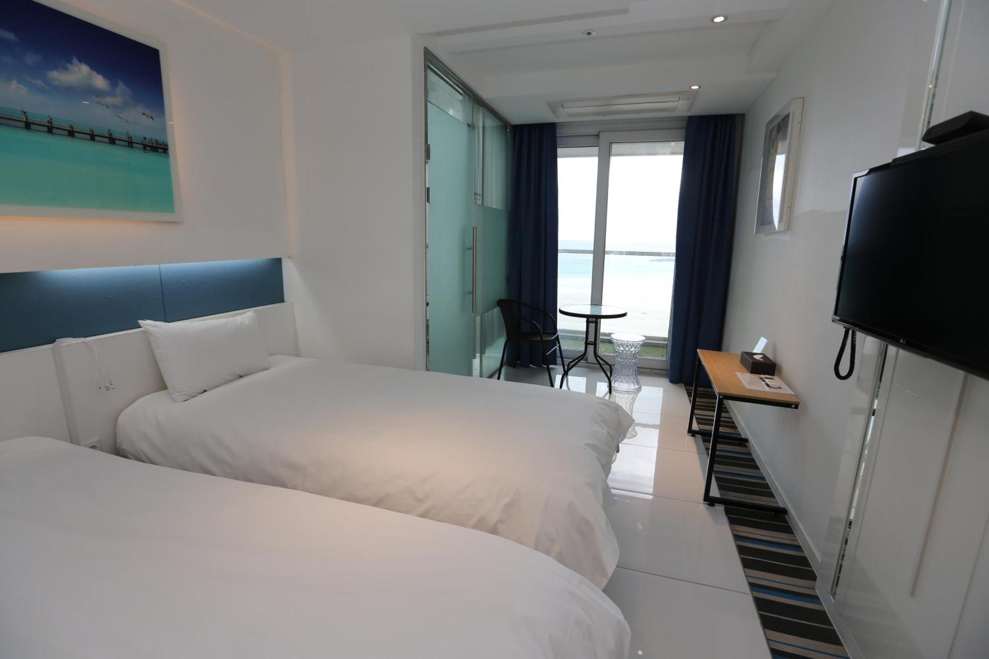 Hamdeok Beach Stay Jeju Exterior photo